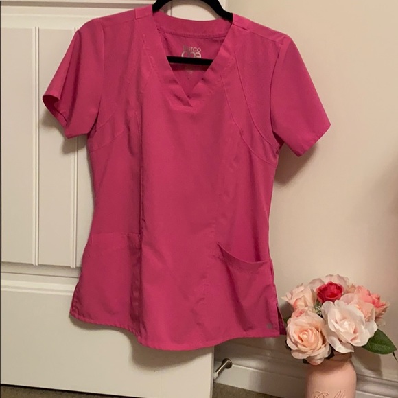 Women’s scrubs - Picture 1 of 6